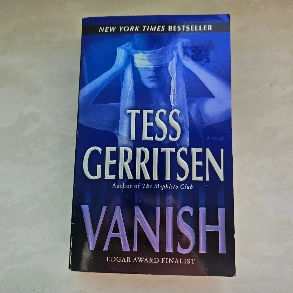 Tess Gerritsen 'Vanish' Book